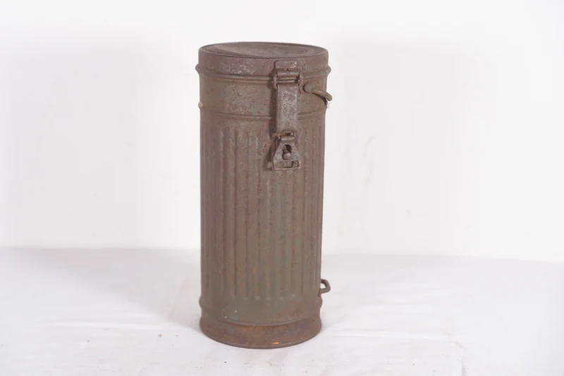 Gasmaskenschlauch aus dem Zweiten Weltkrieg