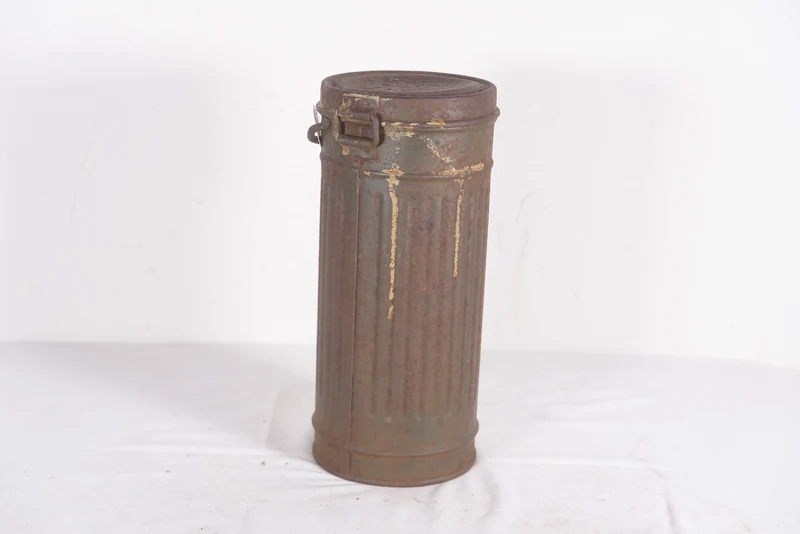 Gasmaskenschlauch aus dem Zweiten Weltkrieg