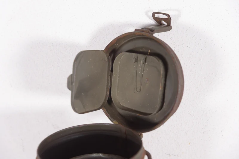 Gasmaskenschlauch aus dem Zweiten Weltkrieg