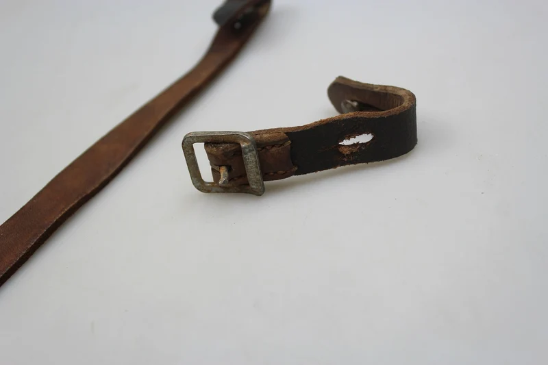 Hervorragender Nachbau des Kinnriemens für Helme M.40/42 WH aus dem Zweiten Weltkrieg