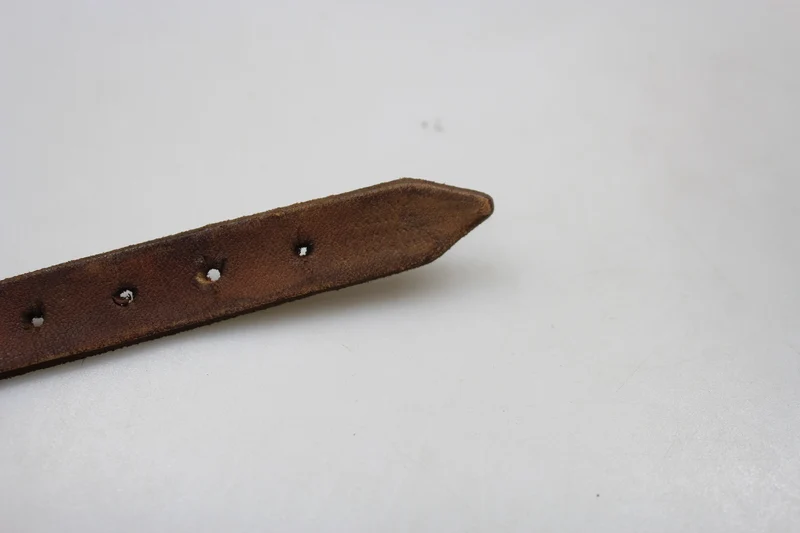 Hervorragender Nachbau des Kinnriemens für Helme M.40/42 WH aus dem Zweiten Weltkrieg