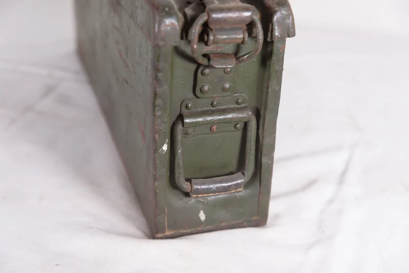 Munitionsgurtkassette für MG 42 aus dem Zweiten Weltkrieg