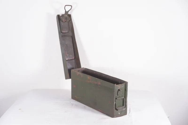 Munitionsgurtkassette für MG 42 aus dem Zweiten Weltkrieg
