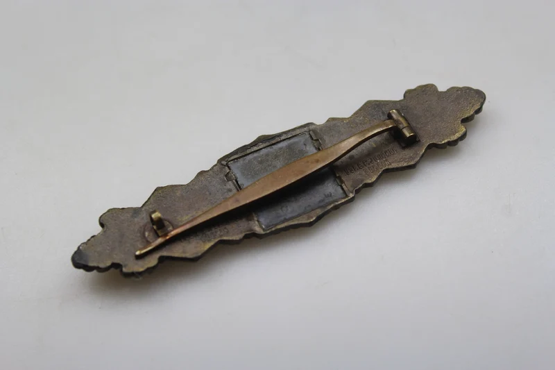 Bronzene Nahakampfspange aus dem Zweiten Weltkrieg