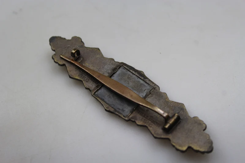 Bronzene Nahakampfspange aus dem Zweiten Weltkrieg