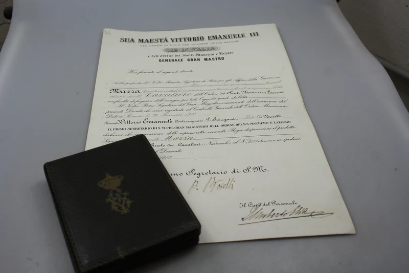 Set: Kreuz, Schatulle und Urkunde des Ordens der Heiligen Mauritius und Lazarus
