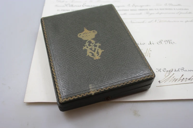 Set: Kreuz, Schatulle und Urkunde des Ordens der Heiligen Mauritius und Lazarus