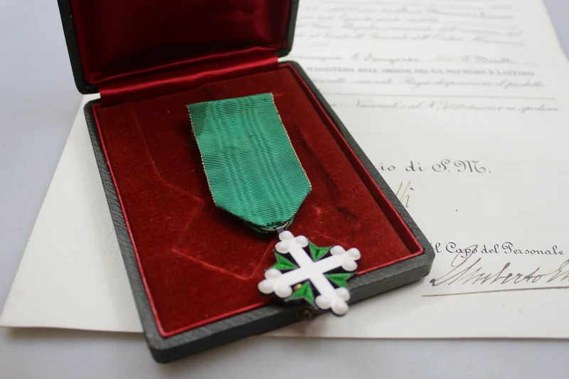 Set: Kreuz, Schatulle und Urkunde des Ordens der Heiligen Mauritius und Lazarus