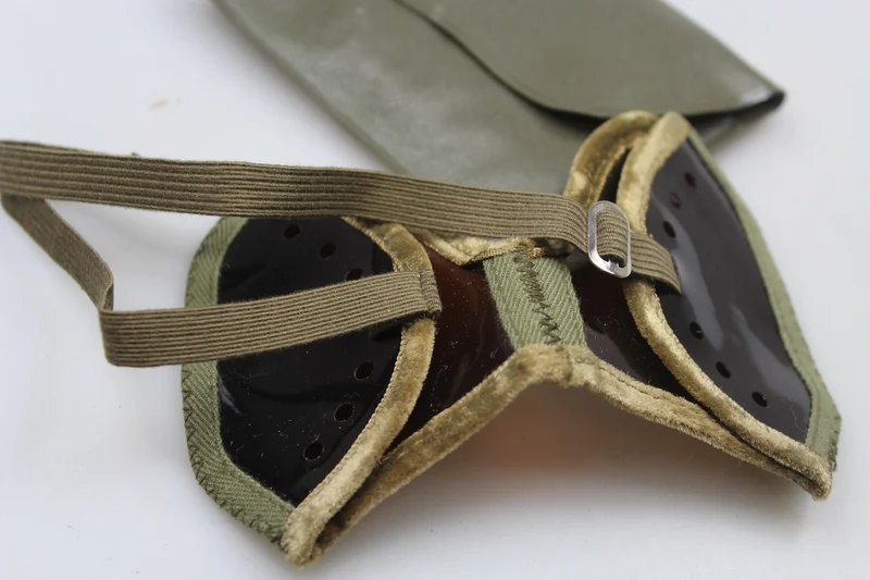 Bundeswehrbrillen aus den 50er und 70er Jahren