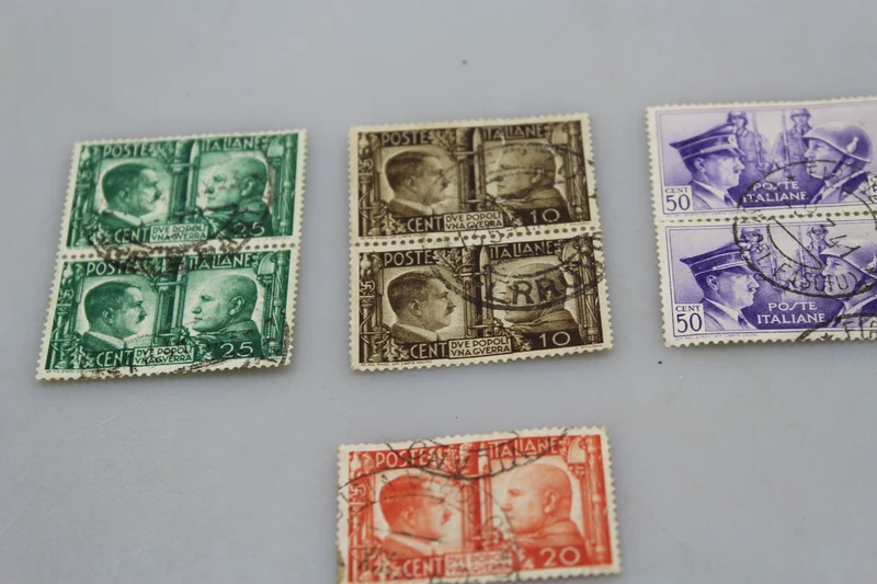 #7 Entwertete Mussolini/Hitler-Briefmarken