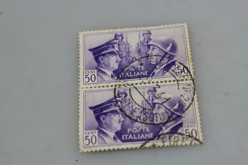 #7 Entwertete Mussolini/Hitler-Briefmarken