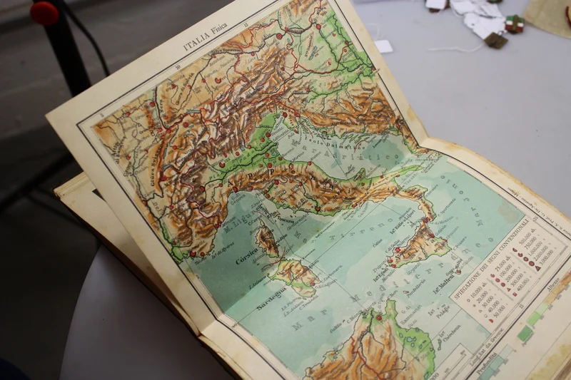 Geschichts- und Geographiebuch III^ Klasse - Zwanzig Jahre