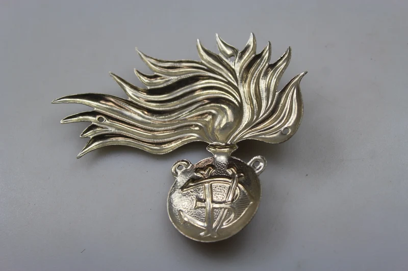 Silbernes Emblem auf der M.34 RRCC-Mütze, 30er/40er Jahre