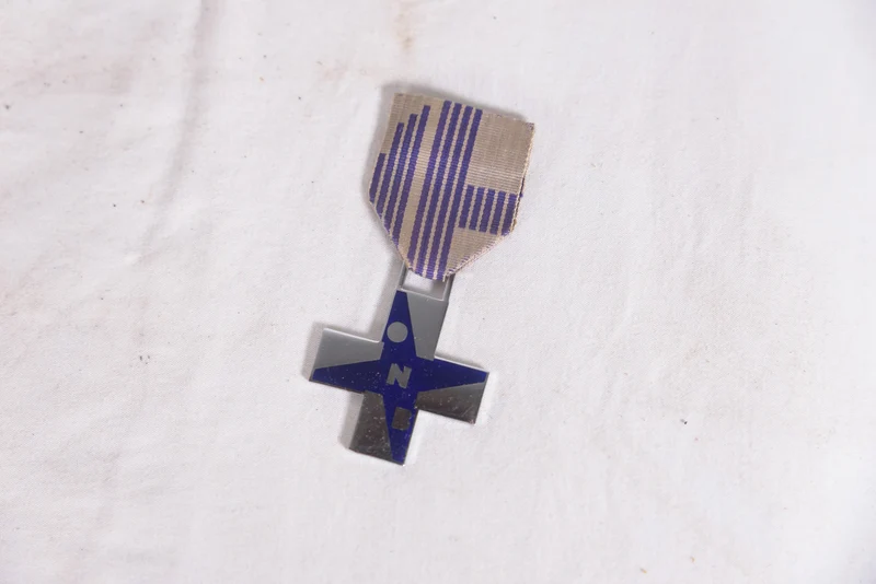 ONB-Verdienstkreuz mit Urkunde aus den 30er/40er Jahren