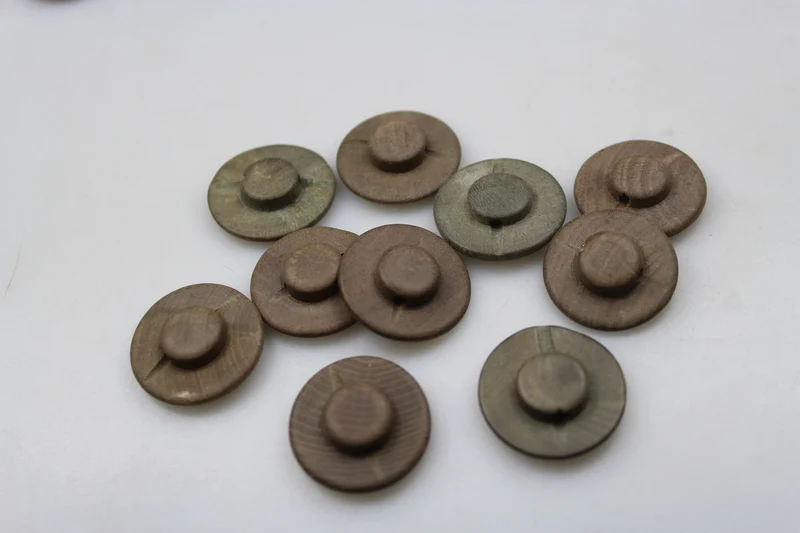 #10 Holzknöpfe REI WW2
