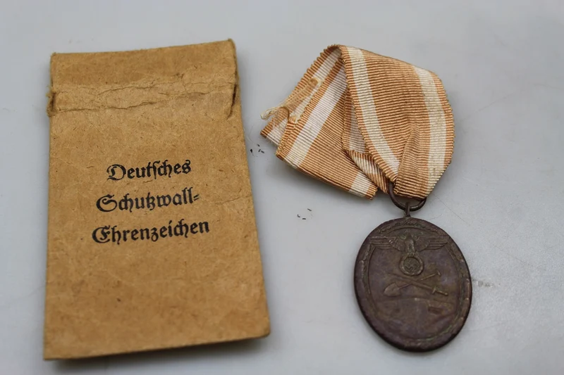 Atlantikwall-Medaille mit Umschlag