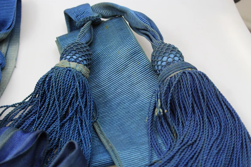 # 4 Offizielle blaue REI-Armbänder aus den 20er/40er Jahren