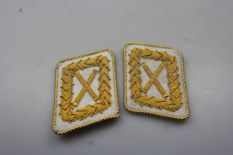 Reproduktion eines Paares Feldmarschall-Luftwaffe-Abzeichen aus dem Zweiten Weltkrieg