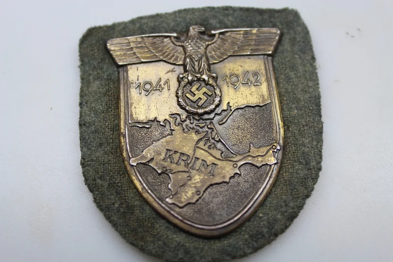 Krimschild-Waffenplakette aus dem Zweiten Weltkrieg