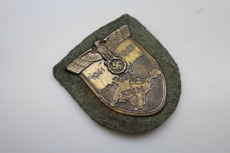 Krimschild-Waffenplakette aus dem Zweiten Weltkrieg