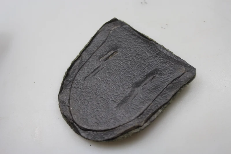 Krimschild-Waffenplakette aus dem Zweiten Weltkrieg