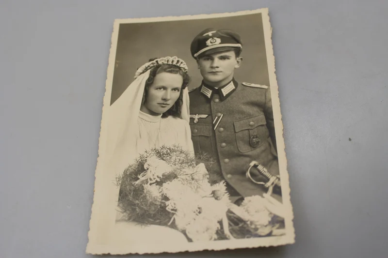 Offizielles Studiofoto der Wehrmacht aus dem Zweiten Weltkrieg
