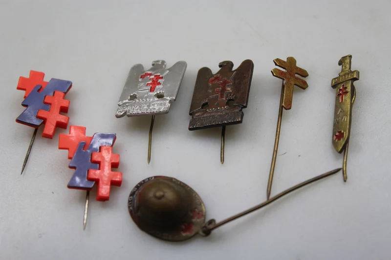 Anstecknadel Nr. 7 „Tag der zwei Kreuze“