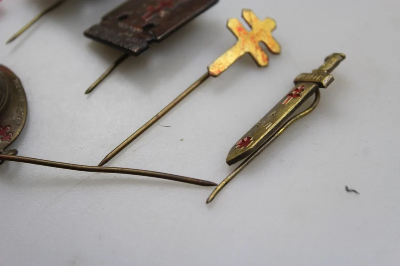 Anstecknadel Nr. 7 „Tag der zwei Kreuze“