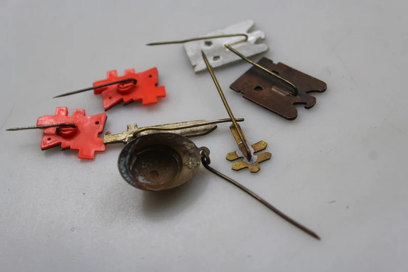 Anstecknadel Nr. 7 „Tag der zwei Kreuze“