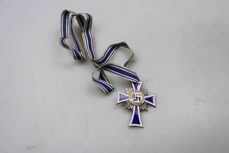 Mutterkreuz 2. Klasse „silber“