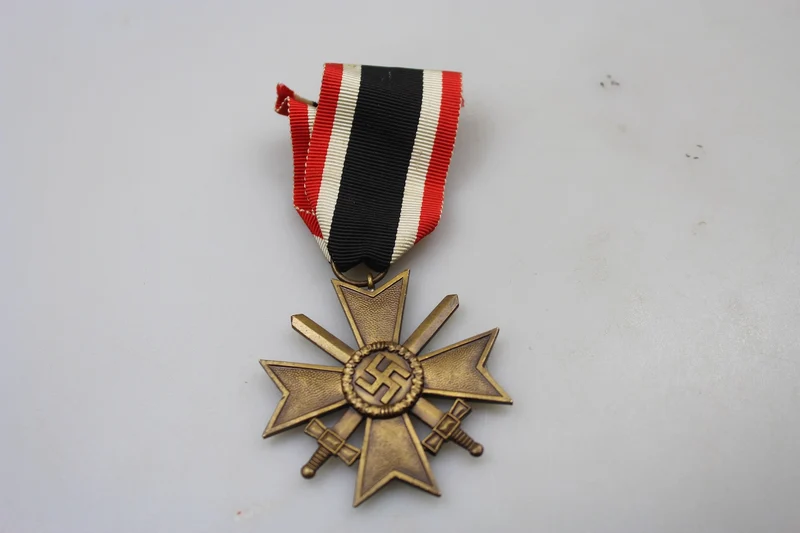 Verdienstkreuz mit Schwertern zweiter Klasse, Zweiter Weltkrieg