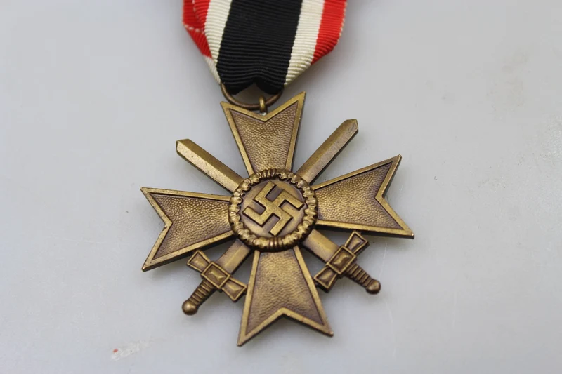 Verdienstkreuz mit Schwertern zweiter Klasse, Zweiter Weltkrieg