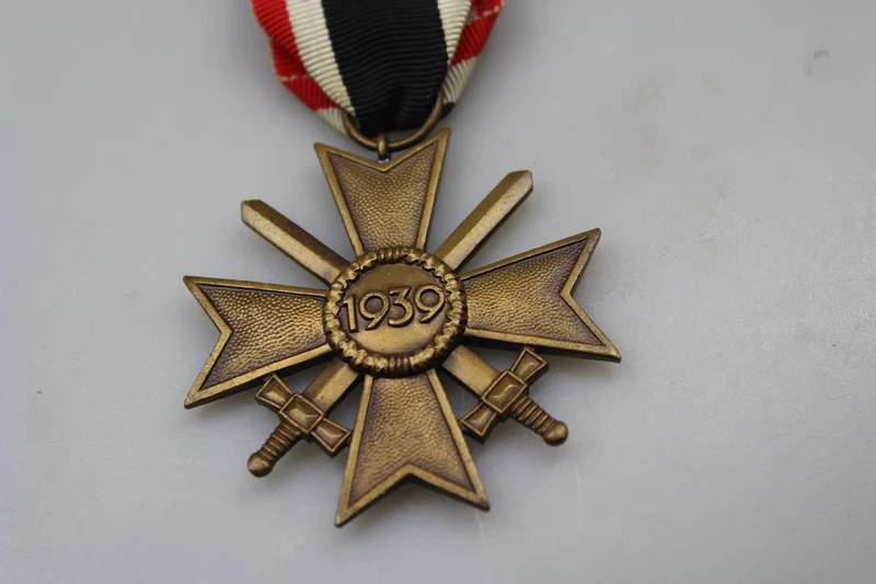 Verdienstkreuz mit Schwertern zweiter Klasse, Zweiter Weltkrieg