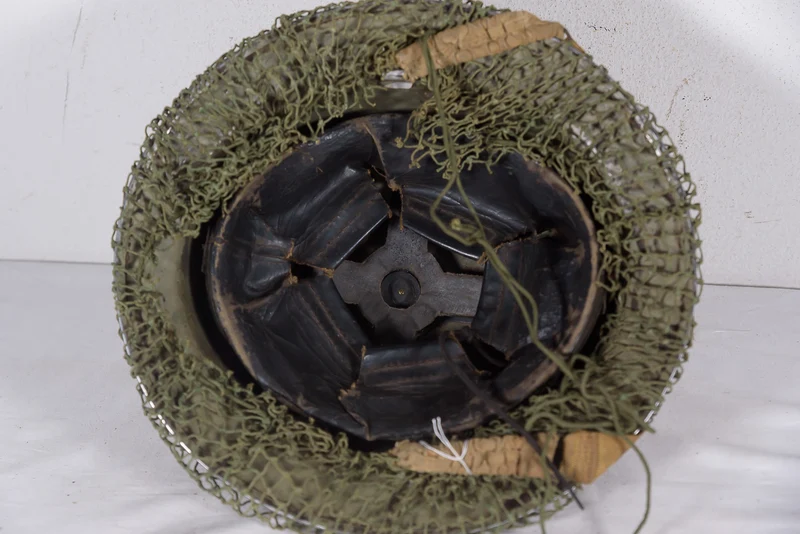 Britischer Mk2-Helm aus dem Zweiten Weltkrieg