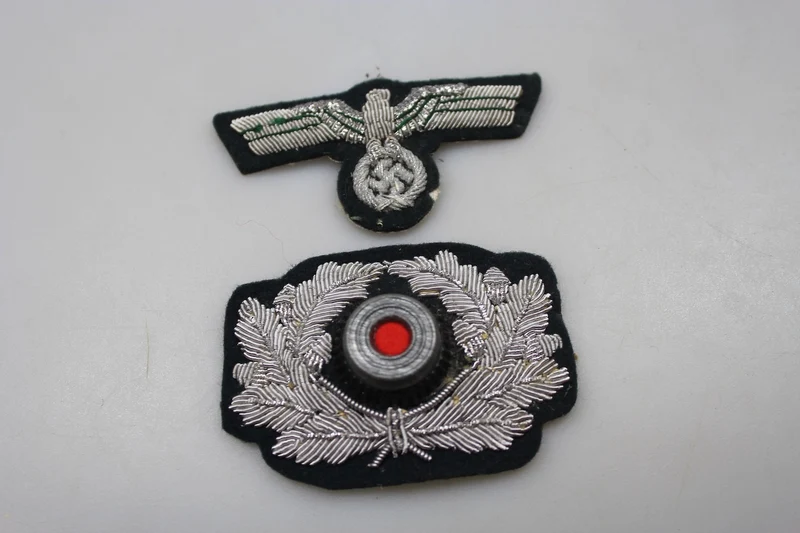 Schirmmutze-Abzeichen-Set für Offiziere des Heeres aus dem Zweiten Weltkrieg
