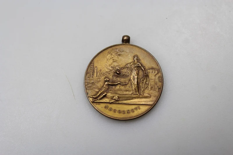 Medaille von 1896 – „Die Triestiner den Gefallenen in Afrika“