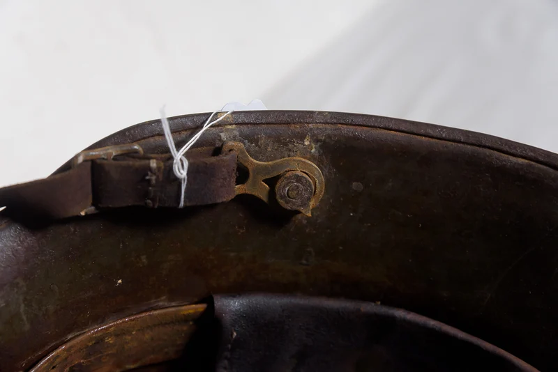 Deutscher M.16-Helm aus dem Ersten Weltkrieg