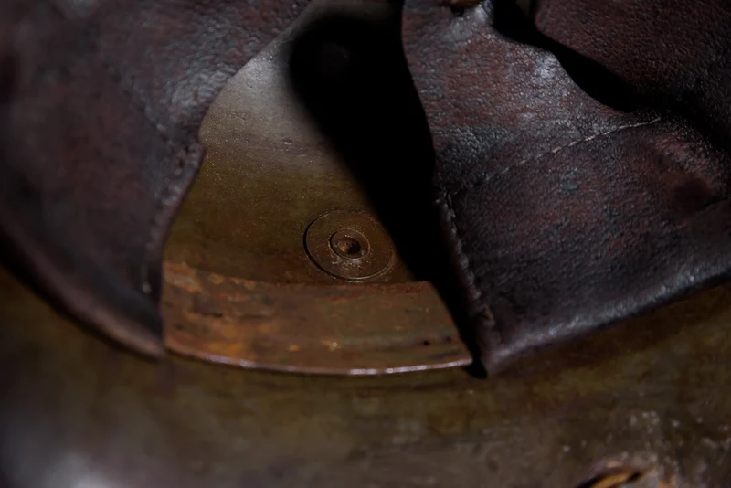 Deutscher M.16-Helm aus dem Ersten Weltkrieg