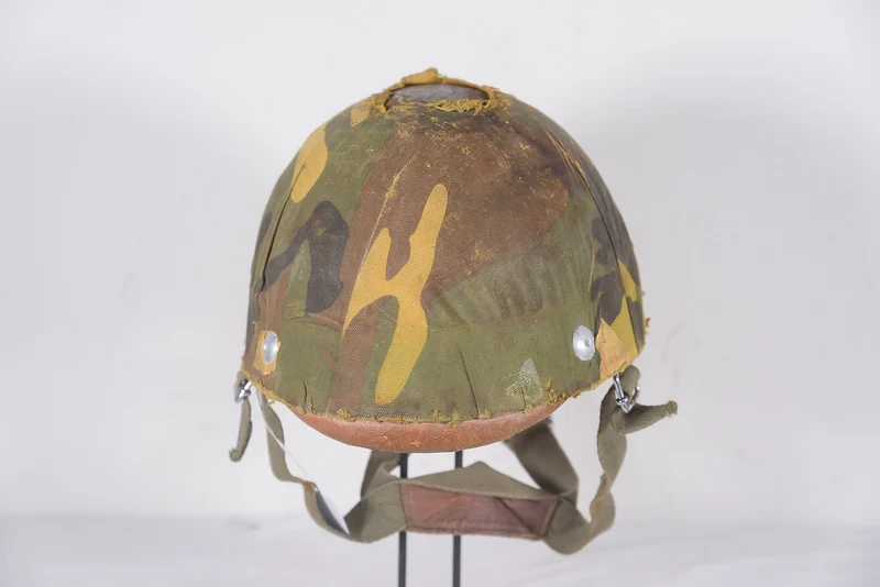 M.42/60 Helm für Fallschirmjäger der italienischen Armee