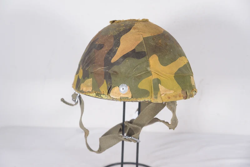 M.42/60 Helm für Fallschirmjäger der italienischen Armee