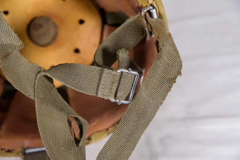 M.42/60 Helm für Fallschirmjäger der italienischen Armee
