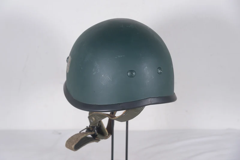 Fallschirmjägerhelm der Bundeswehr aus den 60er und 70er Jahren