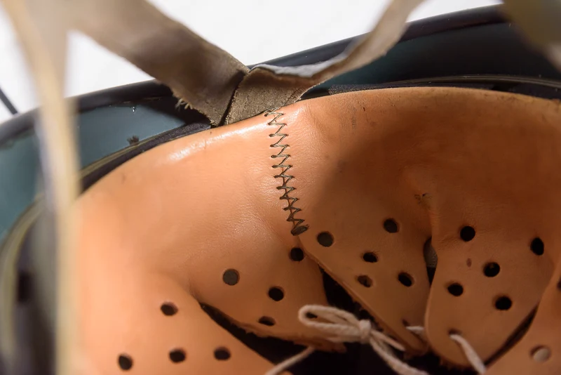 Fallschirmjägerhelm der Bundeswehr aus den 60er und 70er Jahren