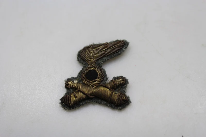 REI WW2 Artillerieoffiziersmütze Emblem