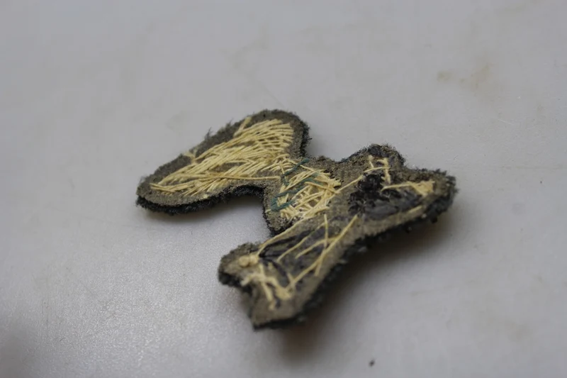 REI WW2 Artillerieoffiziersmütze Emblem