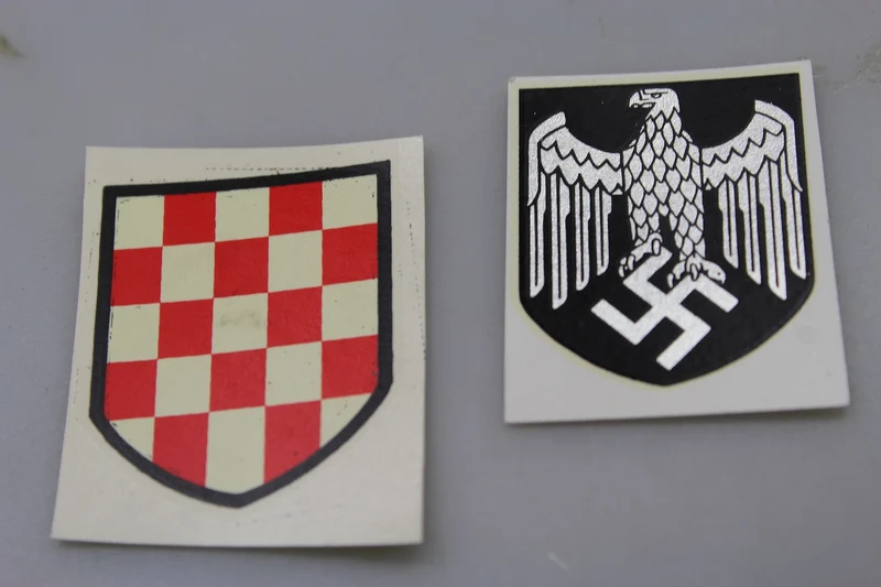 Reproduktion eines Paares Abziehbilder „Kroatische Freiwillige im Weißen Haus“
