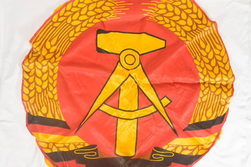 Zentrales Emblem für DDR-Flagge - Deutsche Demokratische Republik (1968-1989)