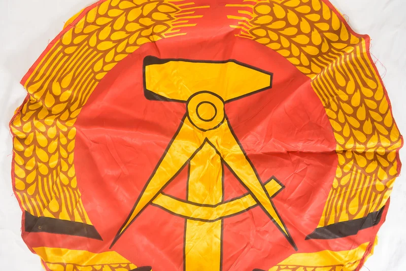Zentrales Emblem für DDR-Flagge - Deutsche Demokratische Republik (1968-1989)