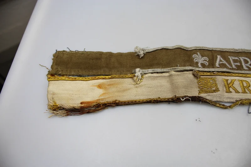 Paar kretische und afrikanische WH-Armbänder aus dem Zweiten Weltkrieg