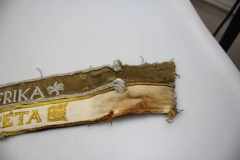 Paar kretische und afrikanische WH-Armbänder aus dem Zweiten Weltkrieg